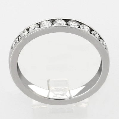 Alliance or et diamants Ambre. Demi tour serti rail diamants 0,66 carat - or 18 carats