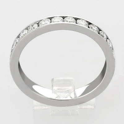 Alliance or et diamants Léna. Demi tour serti rail diamants 0,68 carat - or 18 carats