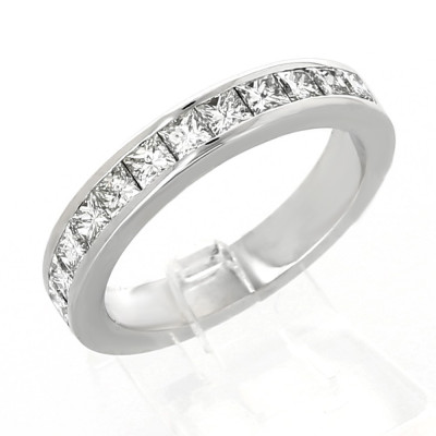 Alliance or et diamants Lou. Demi-tour serti rail diamants princesses 0,85 carat - or 18 carats
