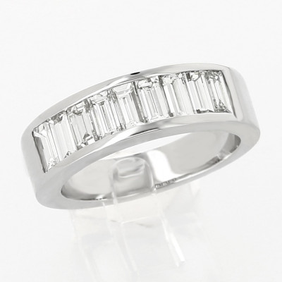 Alliance or et diamants Alexandra, serti rail diamants taille baguette 1,93 carat - or 18 carats