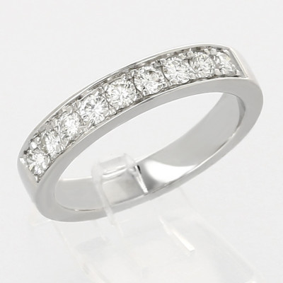 Alliance or et diamants Agathe. Demi tour serti rail illusion diamants 0,57 carat - or 18 carats