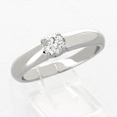 Solitaire or et diamant Camille chaton 4 griffes monté sur jonc bombé avec 1 diamant de 0,35 carat - or 18 carats