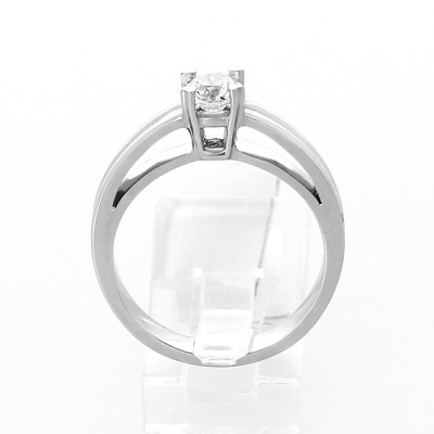 Solitaire or et diamant Laure, double corps orné d'un diamant de 0,40 carat - or 18 carats
