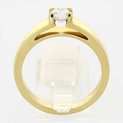 Solitaire or et diamant Joelle, un diamant de 0,40 ct serti sur un chaton de 4 griffes - or 18 carats.
