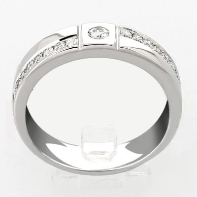 Bague or et diamants Victoire. Ruban contemporain avec diamant central et sur le corps - or 18 carats