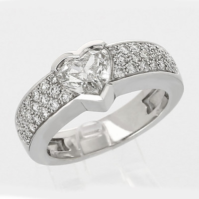 Bague or et diamants Amour. Diamant cœur de 1,00 ct - or 18 carats