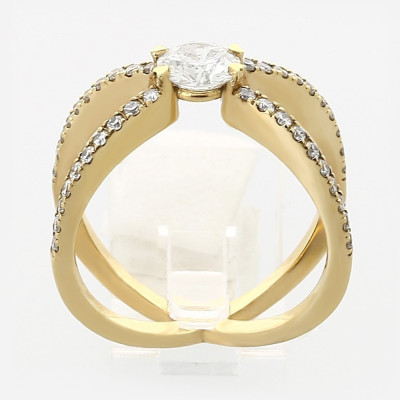 Bague or et diamants Papillon. Diamant rond 0,65 carat serti griffes et pavage diamants - or 18 carats