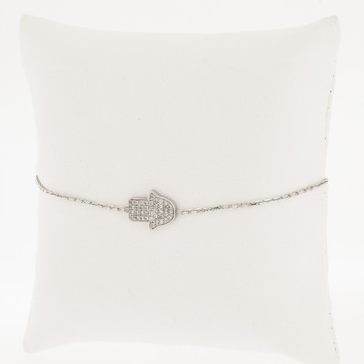 Bracelet enfant motif "Main de Fatma" pavé de diamants sertis grains en or 18 carats