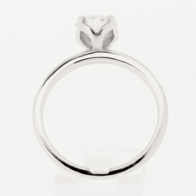 Solitaire or et diamants Ela. Diamant serti sur griffes en forme de pétales - or 18 carats