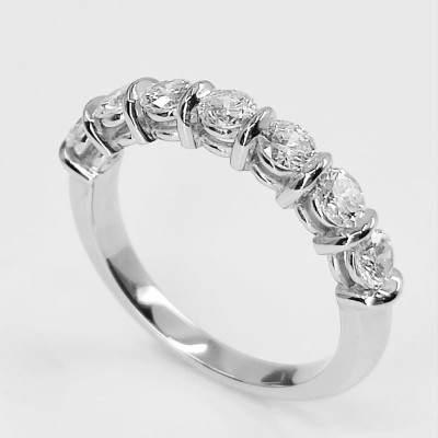 Alliance femme or et diamants Viviane. Demi tour serti barrette 7 diamants - or 18 carats