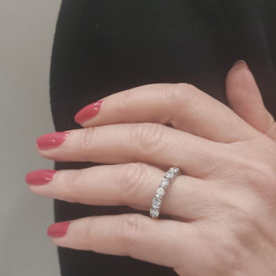 Alliance femme  or et diamants Viviane. Demi tour serti barrette 7 diamants - or 18 carats