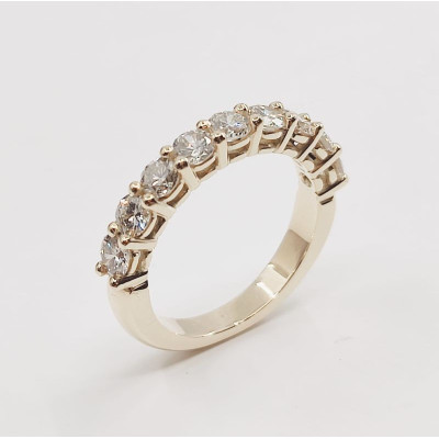 Alliance or et diamants Diane. Demi tour serti griffes 9 diamants pour 1,35 ct - Or 18 carats