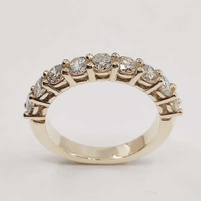 Alliance or et diamants Diane. Demi tour serti griffes 9 diamants pour 1,35 ct - Or 18 carats