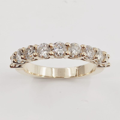 Alliance or et diamants Diane. Demi tour serti griffes 9 diamants pour 1,35 ct - Or 18 carats