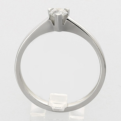 Solitaire or et diamant Denise , 1 diamant serti  sur un chaton 3 griffes - or 18 carats