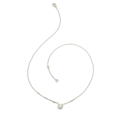 Collier avec un diamant solitaire de 0,90 ct. Monture extra plate. Chaine maille forçat diamantée - or 18 carats