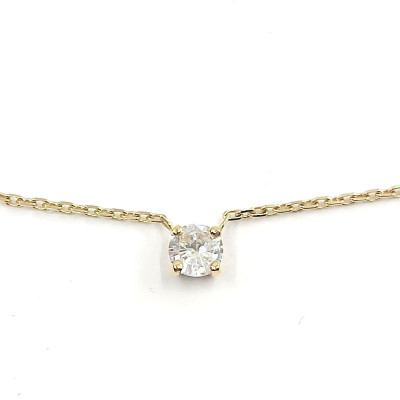 Collier avec un diamant solitaire de 0,40 ct sur chaine maille forçat diamantée - or 18 carats.