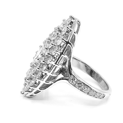 Bague or et diamants Pompadour. Marquise pavée de diamants - or 18 carats