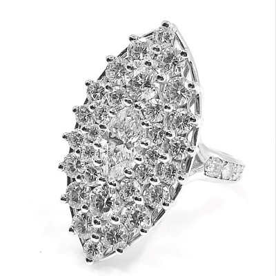 Bague or et diamants Pompadour. Marquise pavée de diamants - or 18 carats