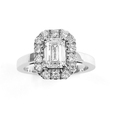 Solitaire or et diamant Sélène. Solitaire avec entourage, un diamant taille émeraude de 1ct. Style rétro - or 18 carats