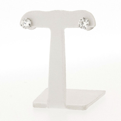 Puces d'oreilles en or 18 carats, diamants sertis 3 griffes
