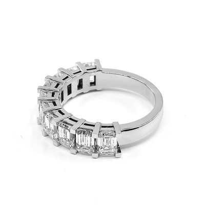 Alliance diamants Athenaïs avec diamants taille émeraude - or 18 carats.