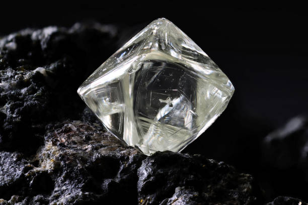 Comprendre les inclusions et égrisures du diamant
