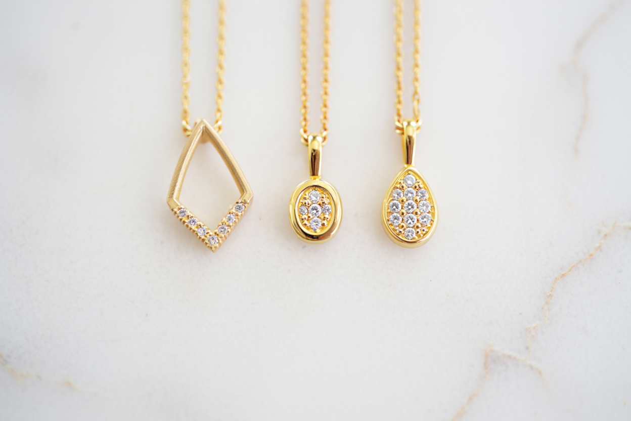 Pendentifs adaptés aux différentes formes de visage